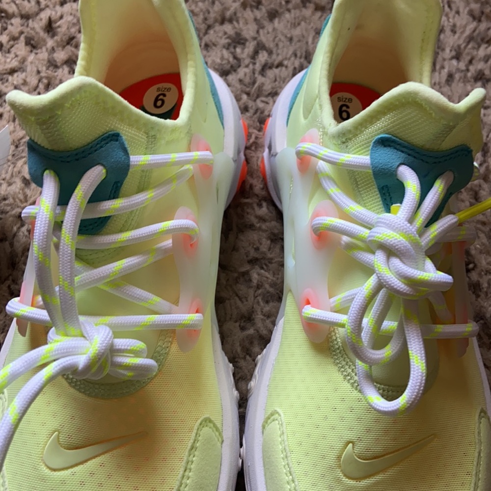 Nike React Presto 'Psychedelic Lava' - image 4